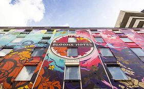 Blooms Hotel  3*